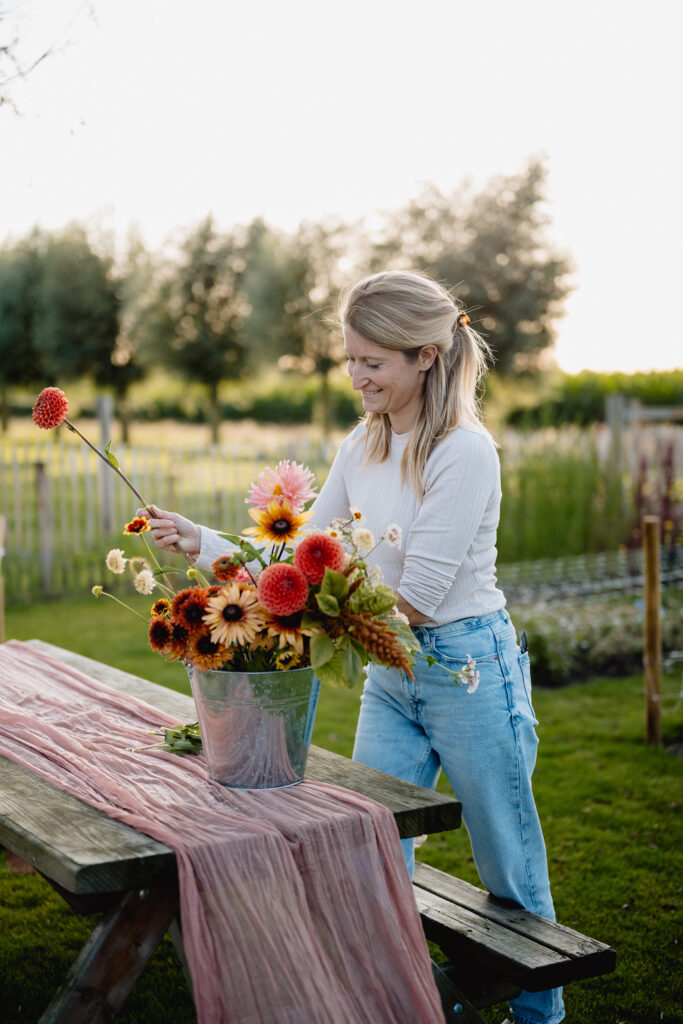 VeldBloem_Reportage_0121 Pluktuin Zelfpluk Cadeau Bloemen Seizoensbloemen Dahlia Boeket Beleving